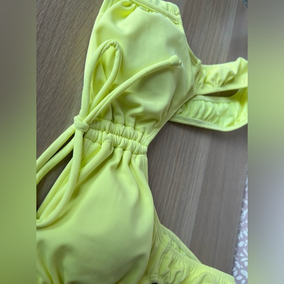 NWOT Wild Fable Bright Neon Yellow Ruched Ruffled Retro Style Cute Bikini - Picture 8 of 12